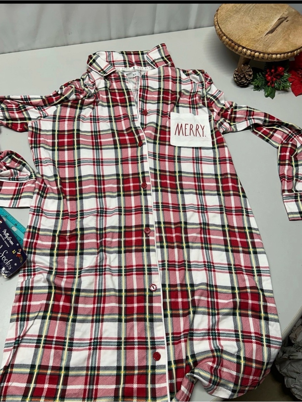 Rae Dunn medium sleep shirt